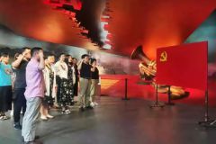 龙8“不忘初心 牢记使命”主题教育如火如荼进行中